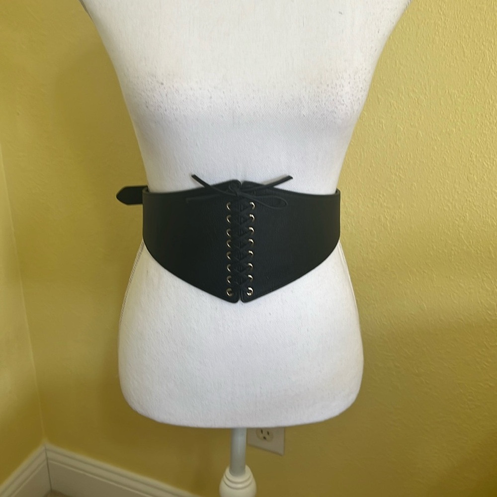 NWOT BCBG black belt size S